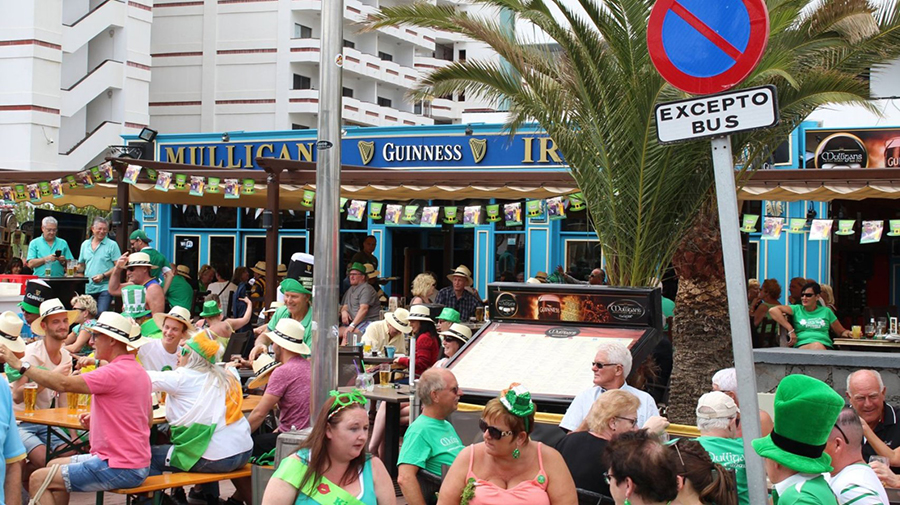 Het zuiden van Gran Canaria kleurt groen voor St. Patrick's Day