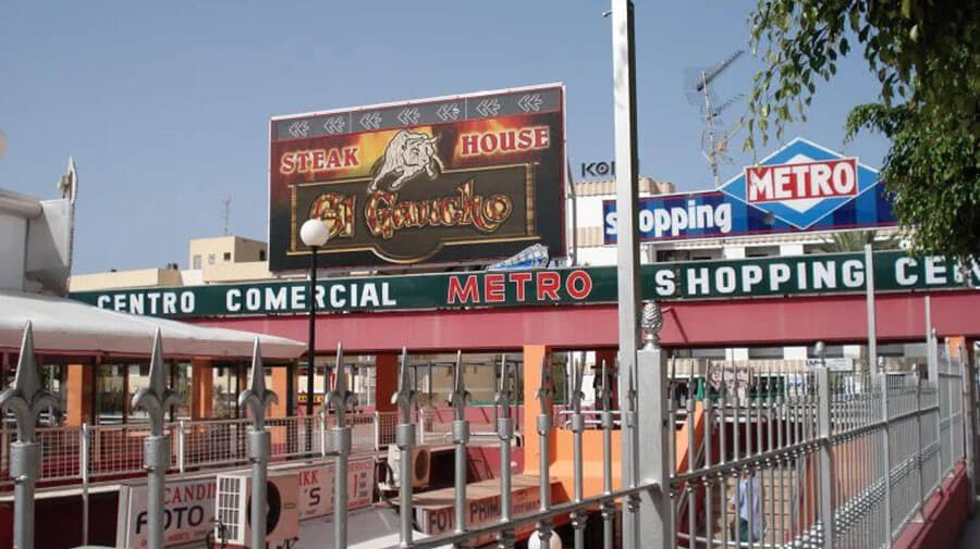 Stedelijke Ontwikkeling gelast het afsluiten van de toegang tot winkelcentrum Metro