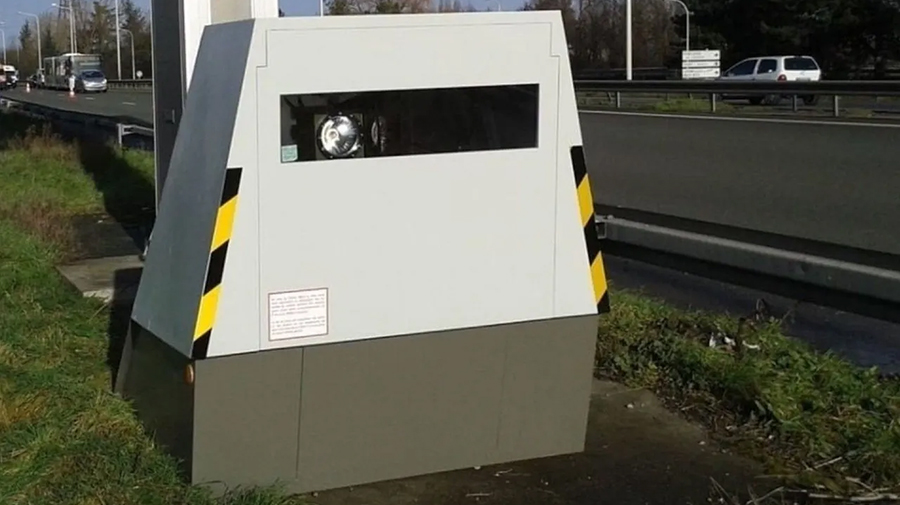 DGT introduceert draagbare flitspalen op de Canarische Eilanden